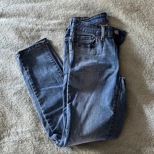 Levi’s 711 skinny ankle jeans